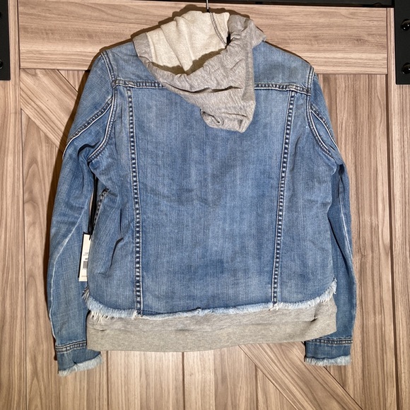 Jean jacket - Picture 2 of 5